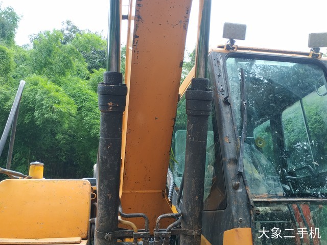 三一重工 SY135C-8 挖掘机