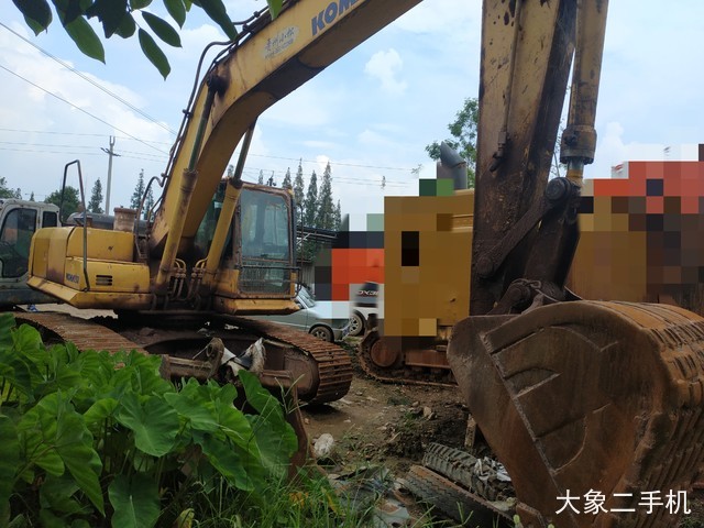 小松 PC240LC-8 挖掘机