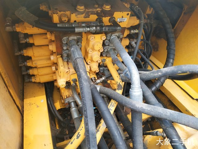 小松 PC240LC-8M0 挖掘机