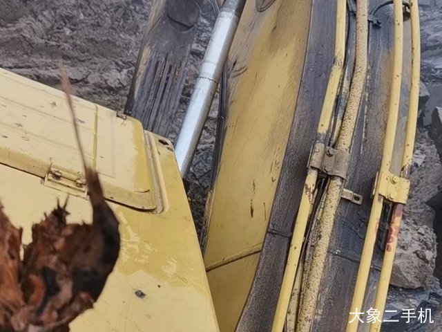 卡特彼勒 320B 挖掘机