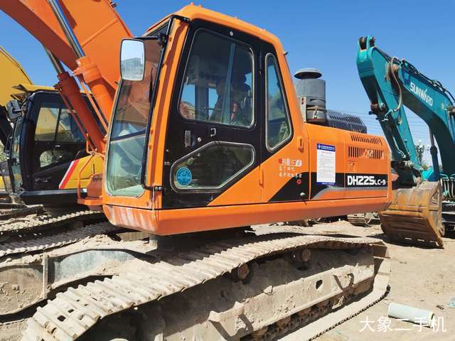 斗山 DH220-9E 挖掘机