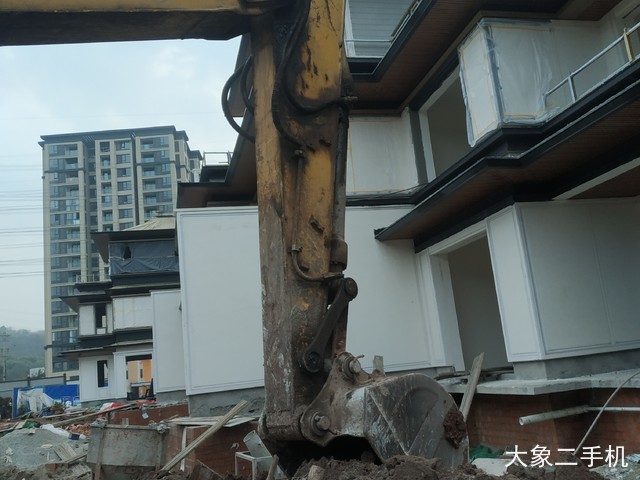 徐工 XE135B 挖掘机