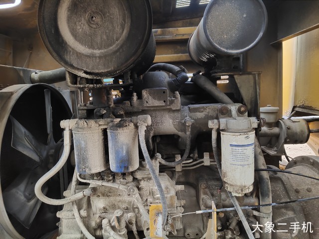 龙工 LG825 装载机