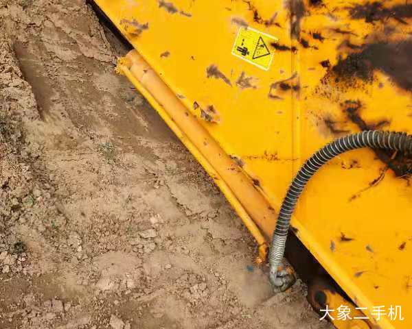 龙工 LG6225E 挖掘机