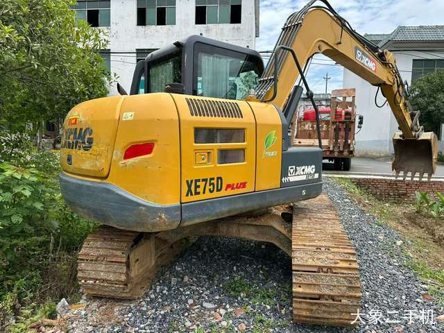 徐工 XE75D 挖掘机
