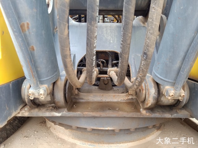 沃尔沃 EC210B 挖掘机