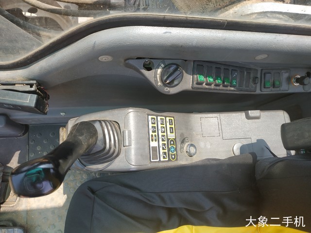 沃尔沃 EC210BLC 挖掘机