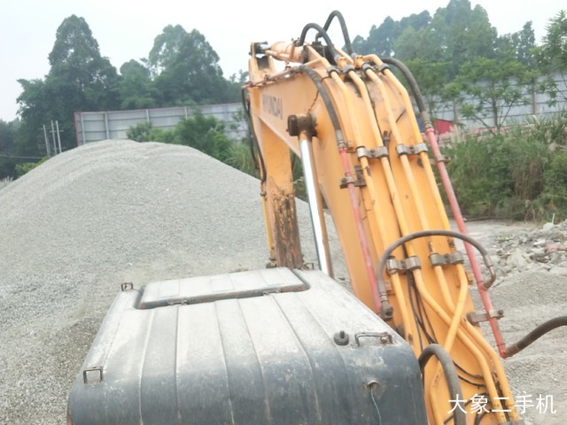 现代 R225LC-7 挖掘机