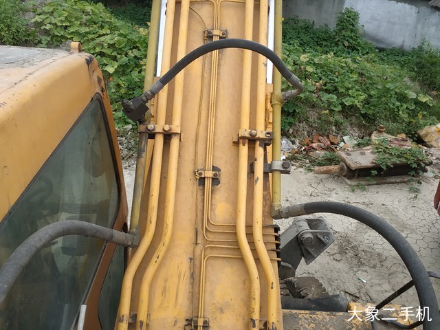 现代 R210W-5 挖掘机