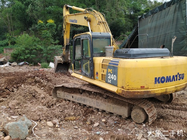 小松 PC240LC-8 挖掘机