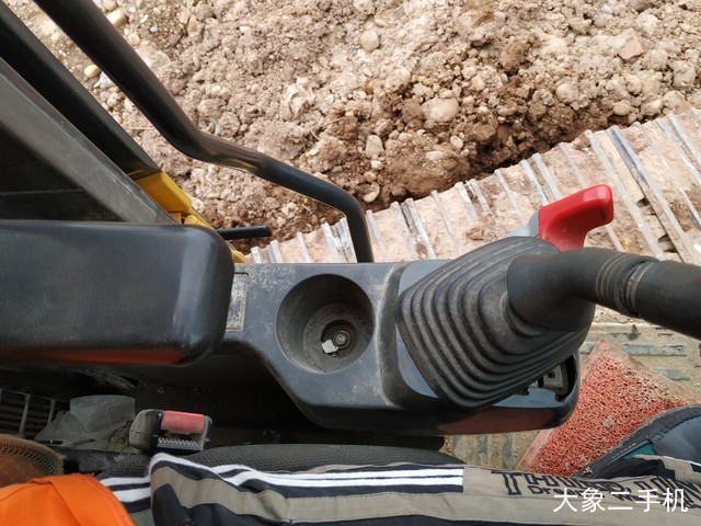 小松 PC240LC-8 挖掘机