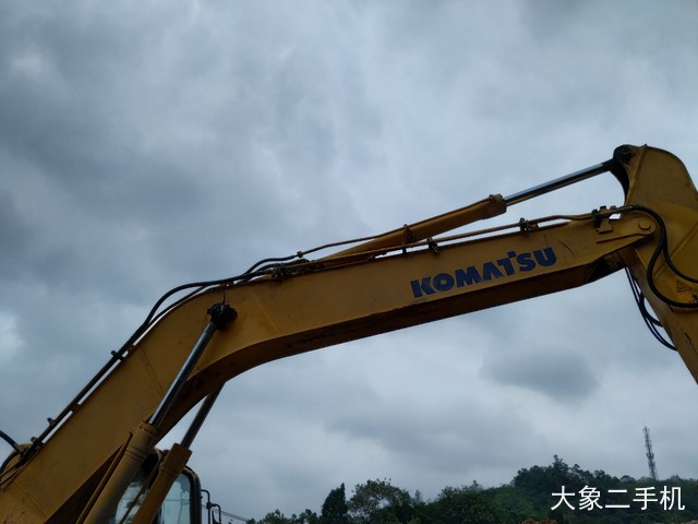 小松 PC240LC-8 挖掘机