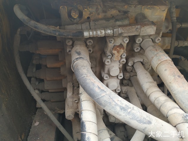 小松 PC240LC-8 挖掘机