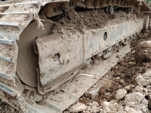 小松 PC240LC-8 挖掘机