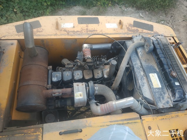 现代 R225LC-7 挖掘机