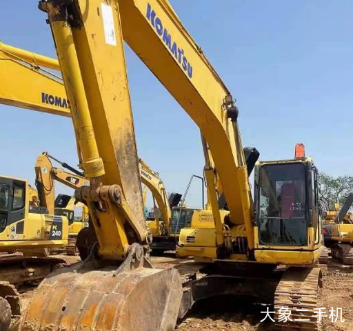 小松 PC200-8 挖掘机