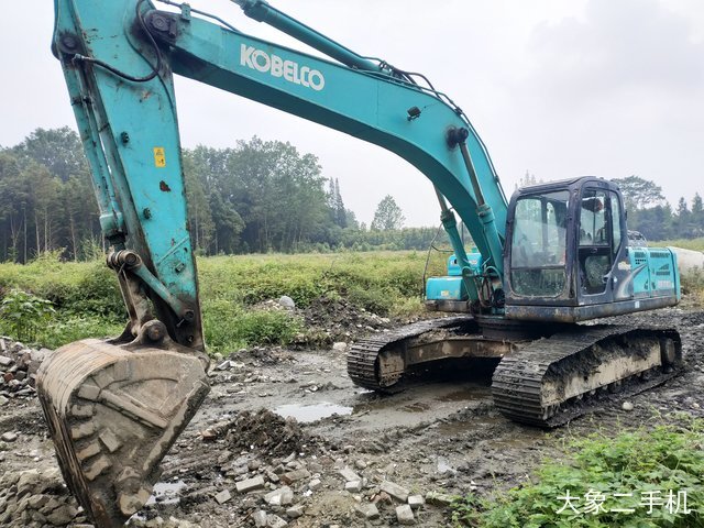 神钢 SK260LC-8 挖掘机