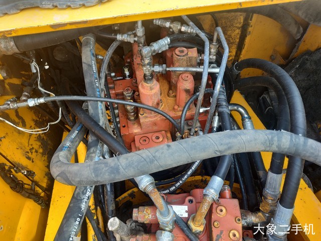 龙工 LG6215 挖掘机