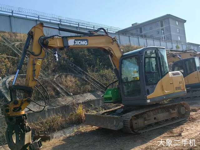 徐工 XE75D 挖掘机