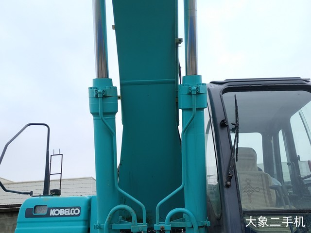 神钢 SK250-8 挖掘机