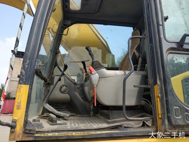 小松 PC220-8 挖掘机