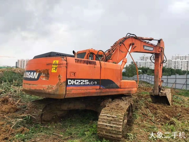 斗山 DH225LC-7 挖掘机