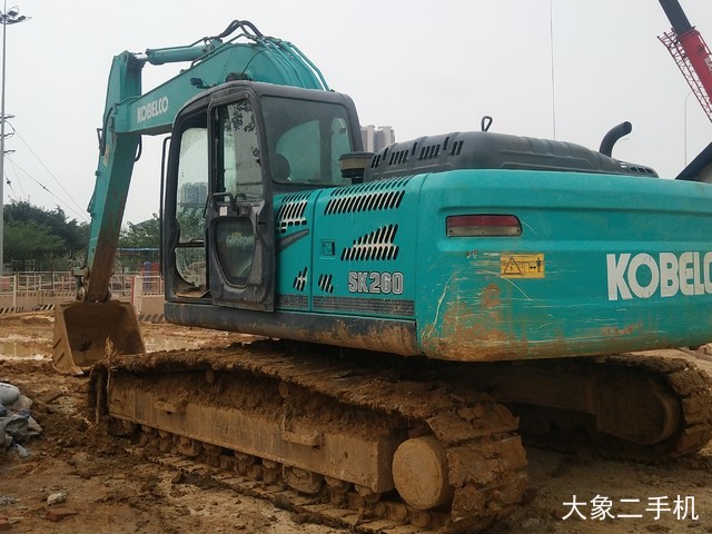 神钢 SK260LC-8 挖掘机