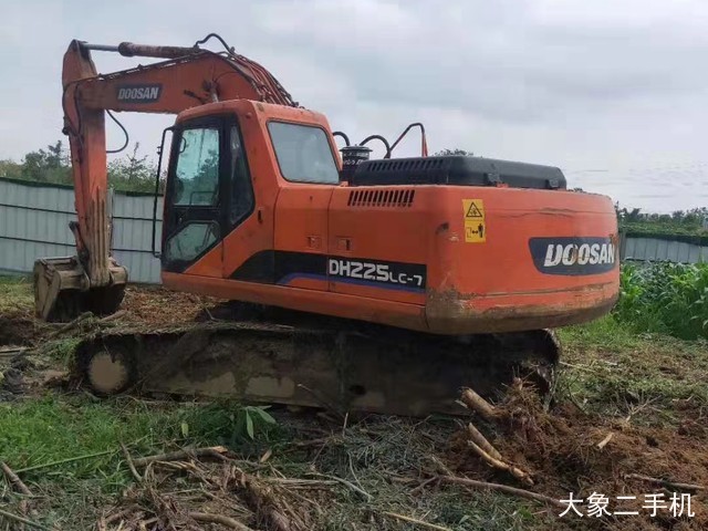 斗山 DH225LC-7 挖掘机