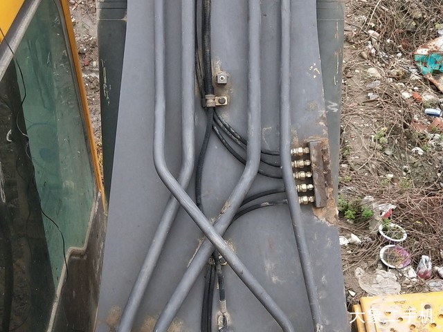 沃尔沃 EC240B 挖掘机