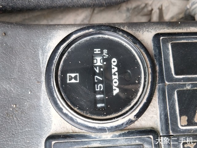 沃尔沃 EC240B 挖掘机