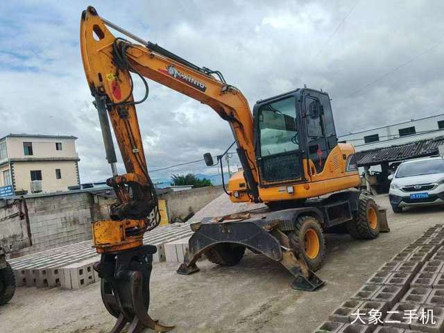 犀牛重工 XN90-Y 挖掘机