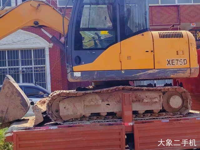 徐工 XE75D 挖掘机