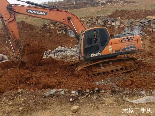 斗山 DH215LC-9 挖掘机