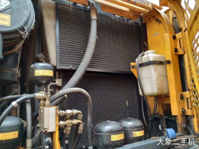 现代 R150W-9 挖掘机