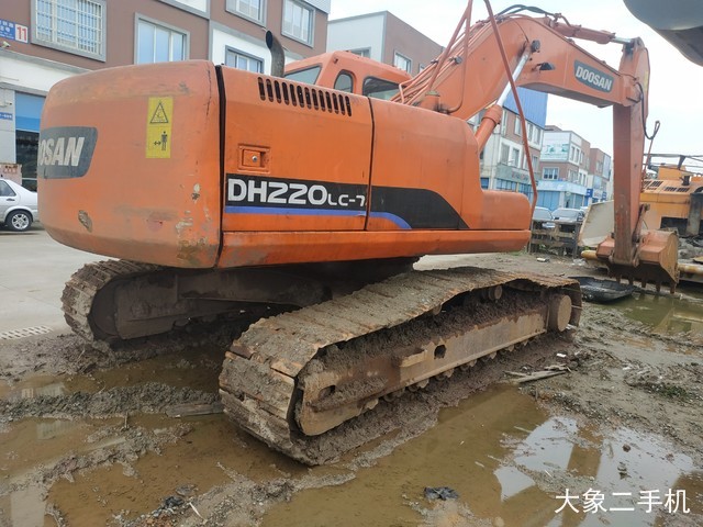 斗山 DH220LC-7 挖掘机