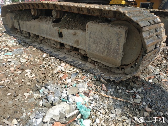 沃尔沃 EC240B 挖掘机