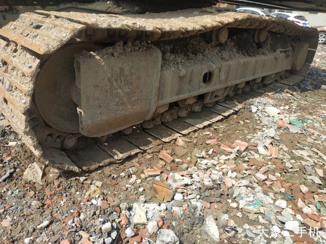 沃尔沃 EC240B 挖掘机