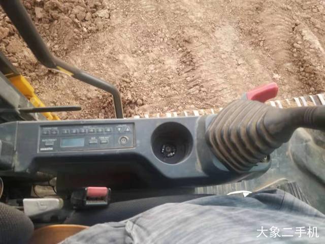 小松 PC240LC-8M0 挖掘机