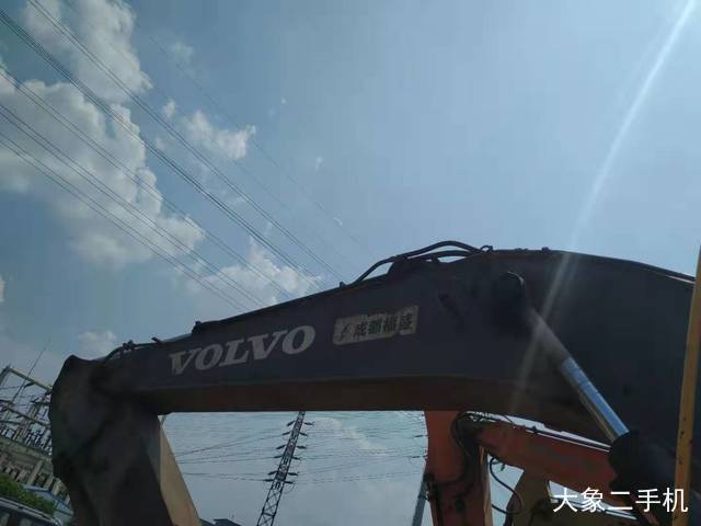 沃尔沃 EC210BLC 挖掘机