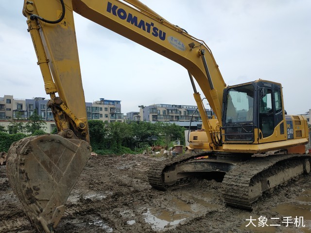 小松 PC240LC-8M0 挖掘机