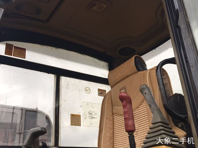 雷沃重工 FR60 挖掘机