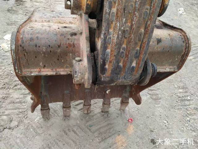 雷沃重工 FR60 挖掘机