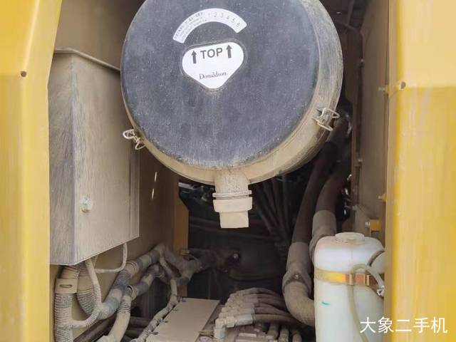 雷沃重工 FR220E 挖掘机