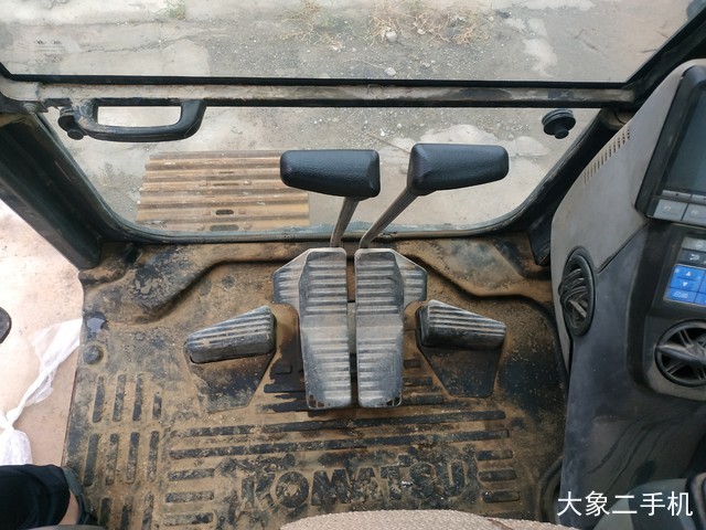 小松 PC220-8M0 挖掘机