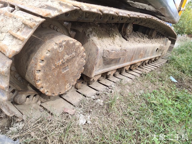 现代 R215-7 挖掘机