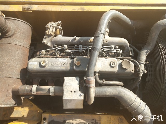 三一重工 SY215C-8 挖掘机