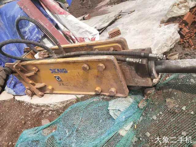 徐工 XE135D 挖掘机