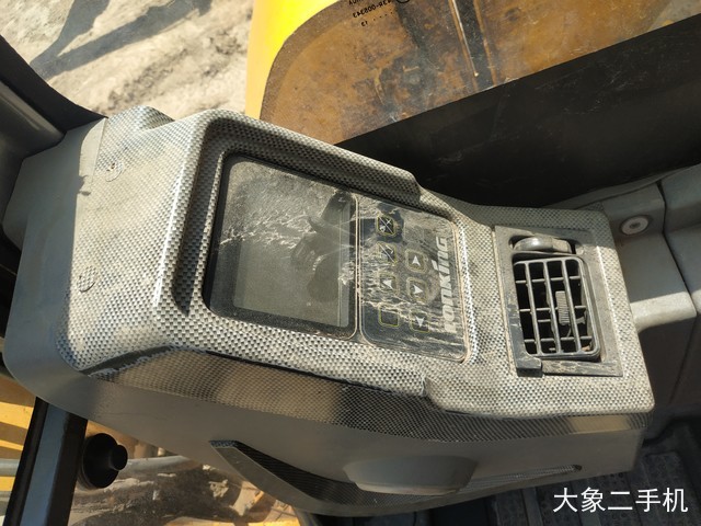 龙工 LG6060D 挖掘机