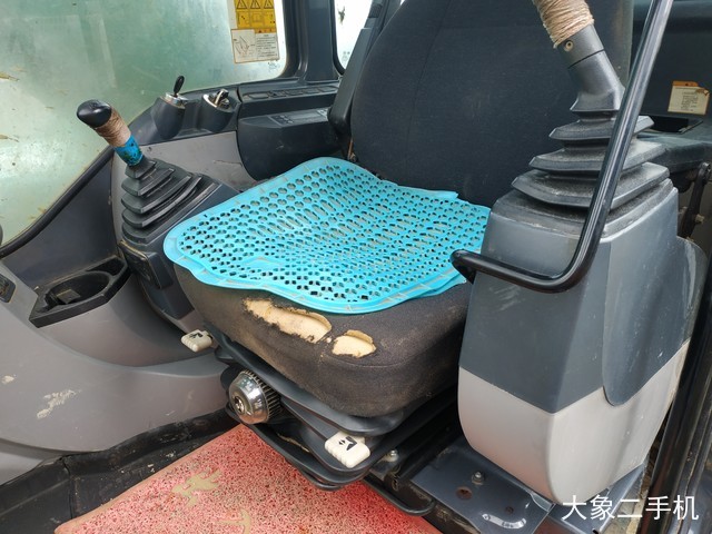 神钢 SK260LC-8 挖掘机