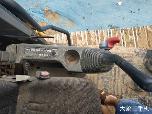 小松 PC240LC-8 挖掘机